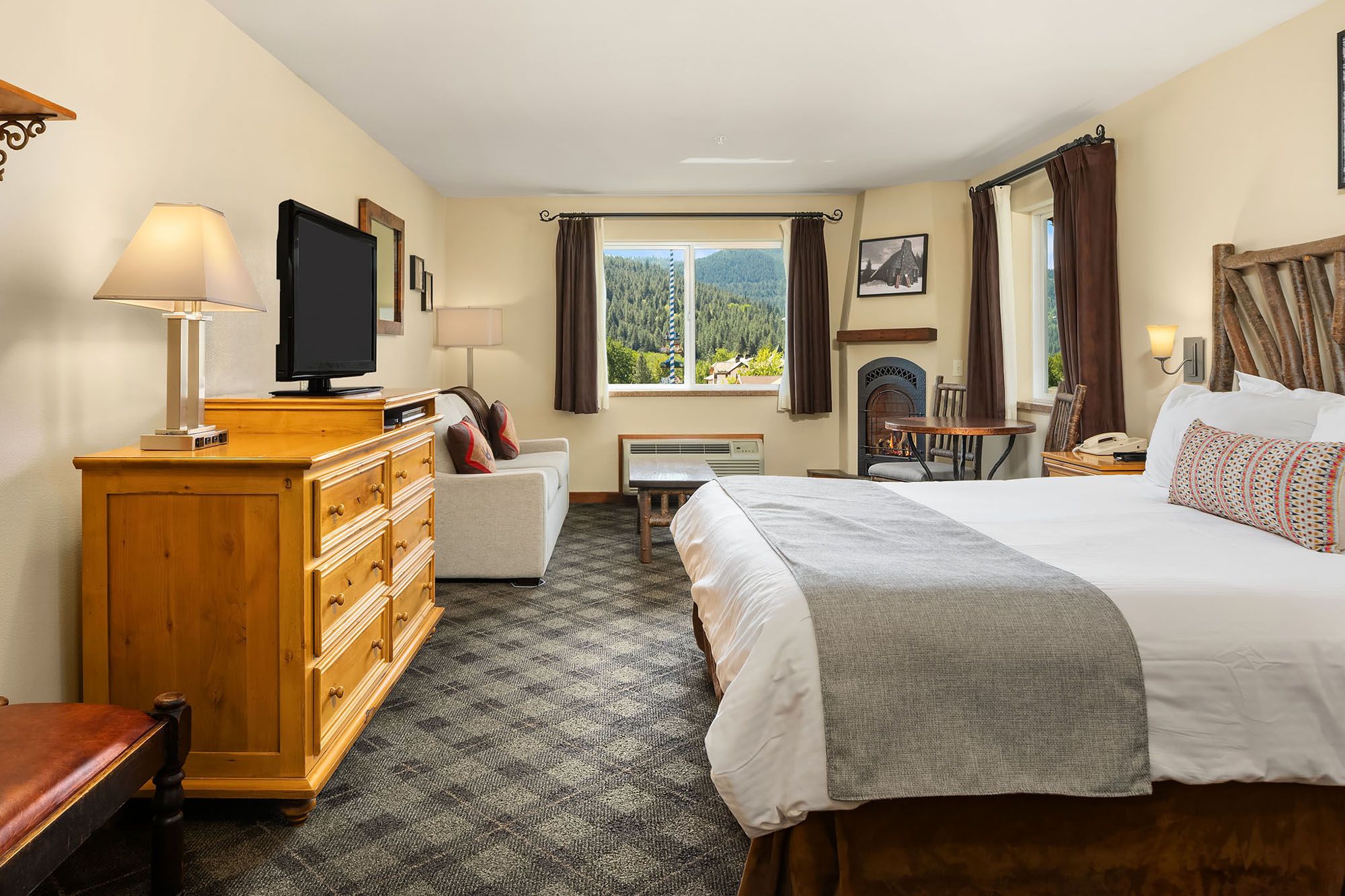 Read more about the article Village King with Fireplace (ADA)